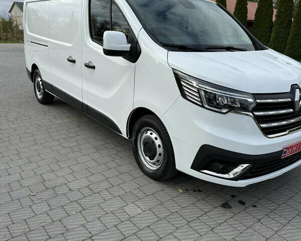 Белый Рено Трафик, объемом двигателя 2 л и пробегом 29 тыс. км за 25300 $, фото 17 на Automoto.ua