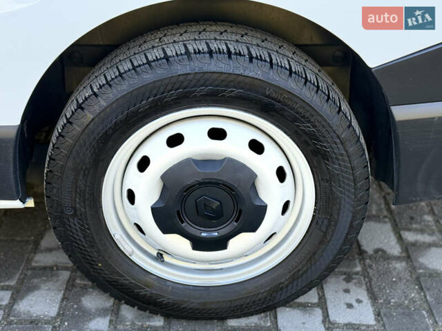 Белый Рено Трафик, объемом двигателя 2 л и пробегом 75 тыс. км за 24000 $, фото 16 на Automoto.ua