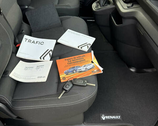 Белый Рено Трафик, объемом двигателя 2 л и пробегом 29 тыс. км за 25300 $, фото 54 на Automoto.ua