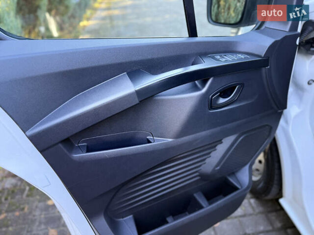 Белый Рено Трафик, объемом двигателя 2 л и пробегом 75 тыс. км за 24000 $, фото 28 на Automoto.ua