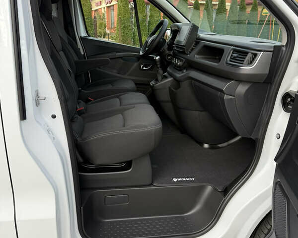 Белый Рено Трафик, объемом двигателя 2 л и пробегом 29 тыс. км за 25300 $, фото 37 на Automoto.ua