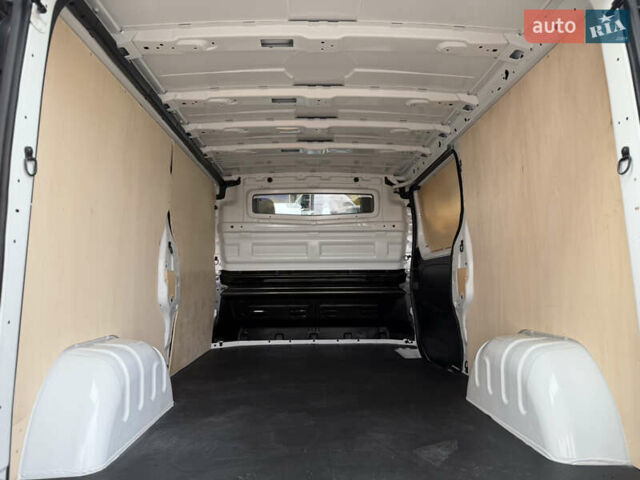 Білий Рено Трафік, об'ємом двигуна 2 л та пробігом 130 тис. км за 24500 $, фото 30 на Automoto.ua