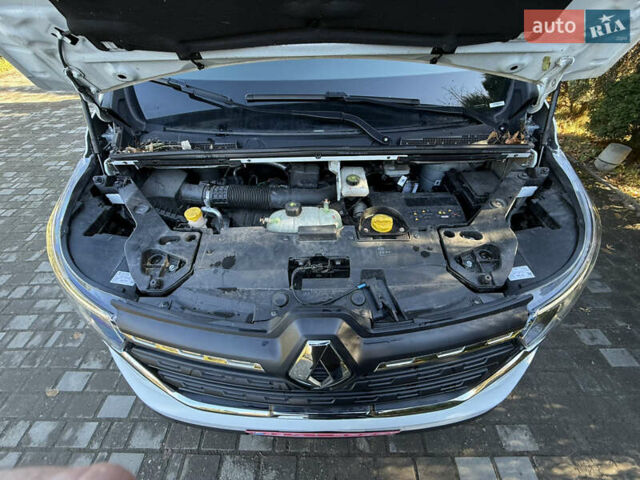 Белый Рено Трафик, объемом двигателя 2 л и пробегом 75 тыс. км за 24000 $, фото 61 на Automoto.ua