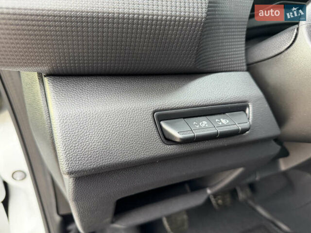 Білий Рено Трафік, об'ємом двигуна 2 л та пробігом 130 тис. км за 24500 $, фото 18 на Automoto.ua