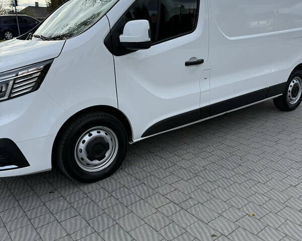 Белый Рено Трафик, объемом двигателя 2 л и пробегом 29 тыс. км за 25300 $, фото 3 на Automoto.ua