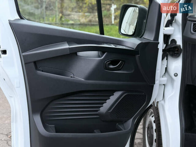 Белый Рено Трафик, объемом двигателя 0 л и пробегом 61 тыс. км за 22650 $, фото 22 на Automoto.ua