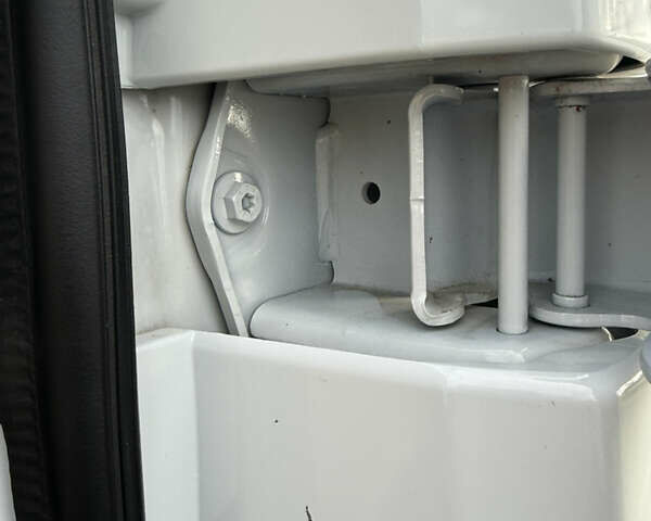 Белый Рено Трафик, объемом двигателя 2 л и пробегом 29 тыс. км за 25300 $, фото 43 на Automoto.ua