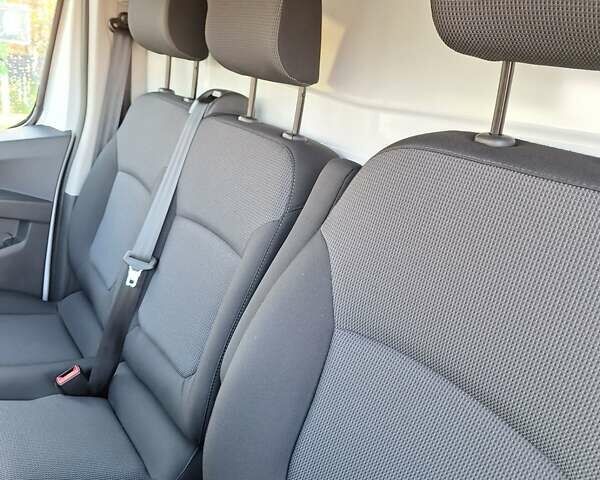 Белый Рено Трафик, объемом двигателя 2 л и пробегом 204 тыс. км за 22900 $, фото 22 на Automoto.ua