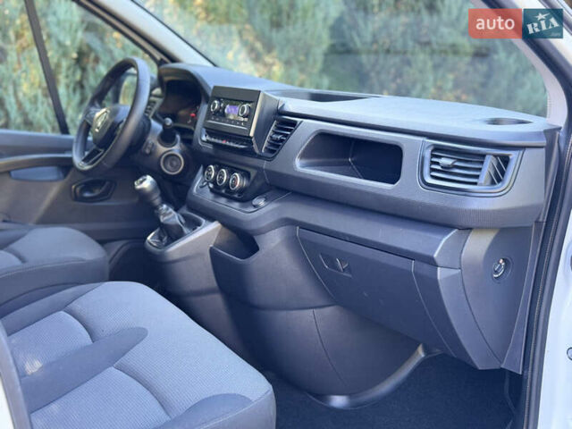 Белый Рено Трафик, объемом двигателя 2 л и пробегом 75 тыс. км за 24000 $, фото 21 на Automoto.ua