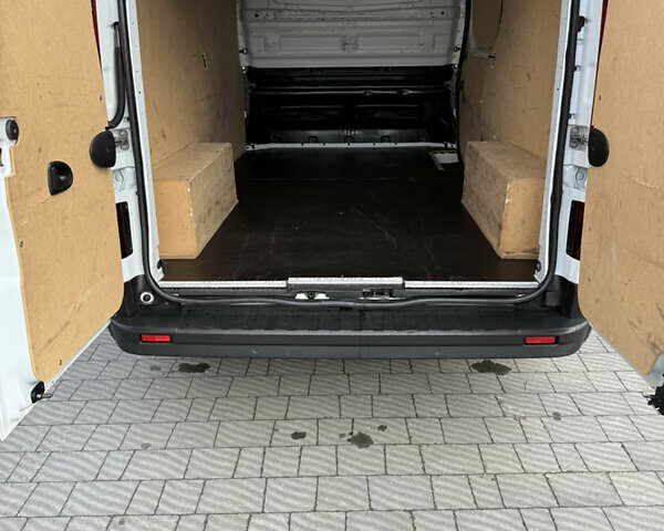 Белый Рено Трафик, объемом двигателя 2 л и пробегом 29 тыс. км за 25300 $, фото 39 на Automoto.ua