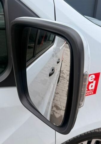 Білий Рено Трафік, об'ємом двигуна 2 л та пробігом 13 тис. км за 28500 $, фото 13 на Automoto.ua