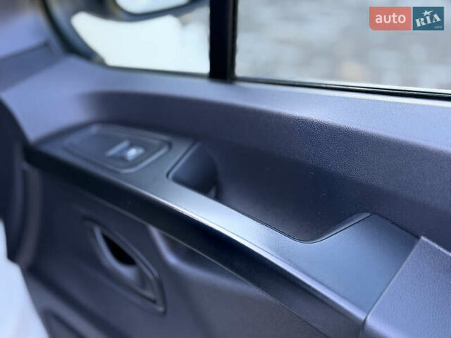 Белый Рено Трафик, объемом двигателя 2 л и пробегом 75 тыс. км за 24000 $, фото 20 на Automoto.ua