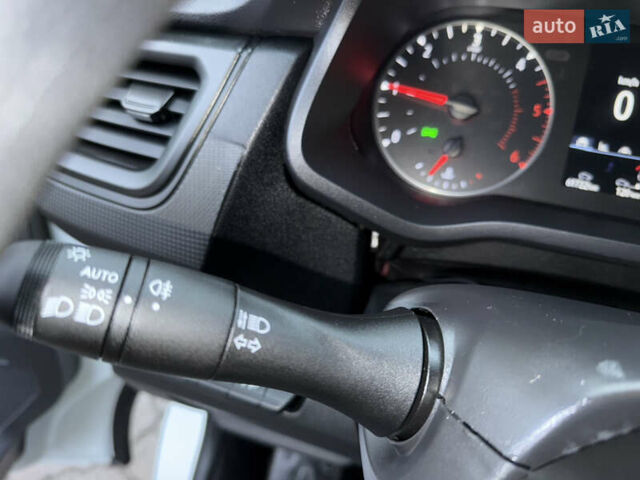 Белый Рено Трафик, объемом двигателя 0 л и пробегом 61 тыс. км за 22650 $, фото 39 на Automoto.ua