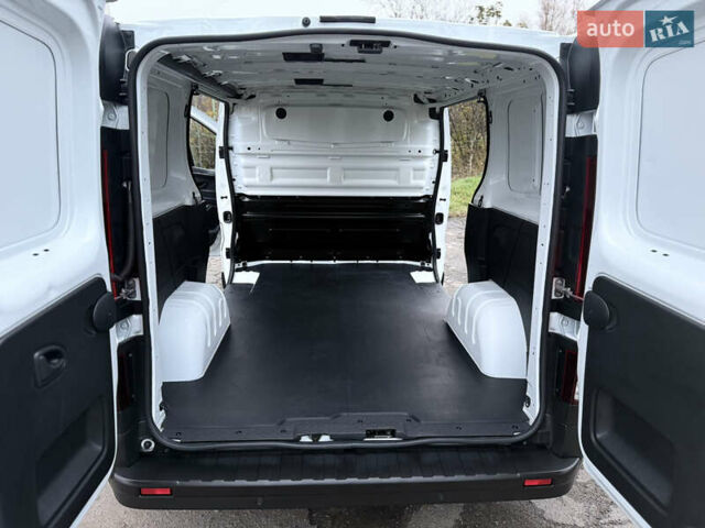 Белый Рено Трафик, объемом двигателя 0 л и пробегом 61 тыс. км за 22650 $, фото 31 на Automoto.ua