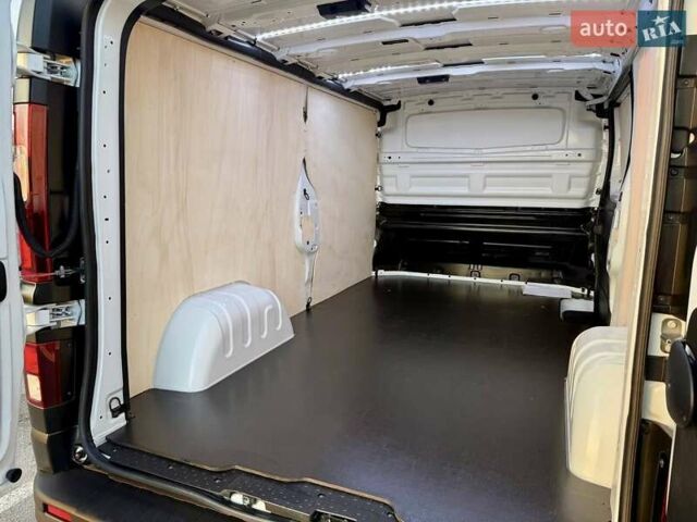 Білий Рено Трафік, об'ємом двигуна 2 л та пробігом 80 тис. км за 26700 $, фото 44 на Automoto.ua