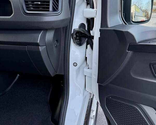 Білий Рено Трафік, об'ємом двигуна 2 л та пробігом 80 тис. км за 26700 $, фото 61 на Automoto.ua