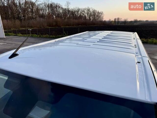 Білий Рено Трафік, об'ємом двигуна 2 л та пробігом 80 тис. км за 26700 $, фото 26 на Automoto.ua