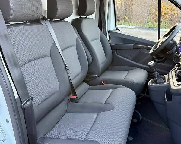 Білий Рено Трафік, об'ємом двигуна 2 л та пробігом 80 тис. км за 26700 $, фото 63 на Automoto.ua