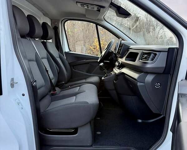 Білий Рено Трафік, об'ємом двигуна 2 л та пробігом 80 тис. км за 26700 $, фото 62 на Automoto.ua