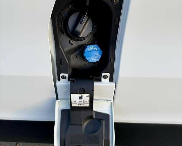 Білий Рено Трафік, об'ємом двигуна 2 л та пробігом 80 тис. км за 26700 $, фото 19 на Automoto.ua