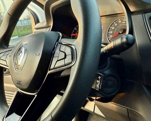 Білий Рено Трафік, об'ємом двигуна 2 л та пробігом 80 тис. км за 26700 $, фото 66 на Automoto.ua