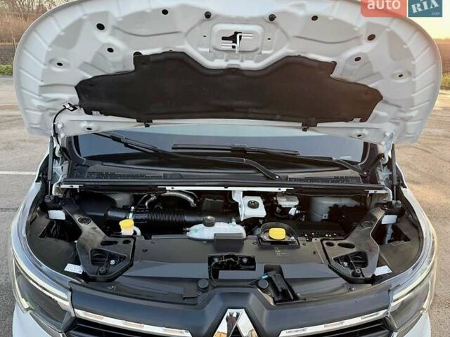 Білий Рено Трафік, об'ємом двигуна 2 л та пробігом 80 тис. км за 26700 $, фото 33 на Automoto.ua