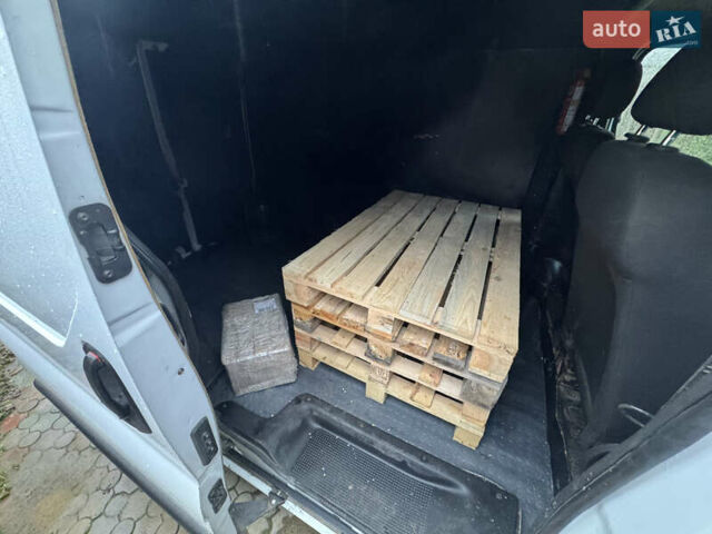 Білий Рено Трафік, об'ємом двигуна 1.87 л та пробігом 390 тис. км за 4600 $, фото 4 на Automoto.ua