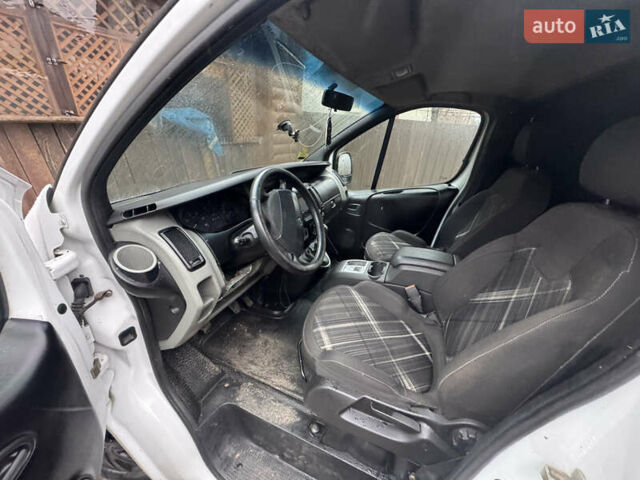 Білий Рено Трафік, об'ємом двигуна 1.87 л та пробігом 390 тис. км за 4600 $, фото 7 на Automoto.ua