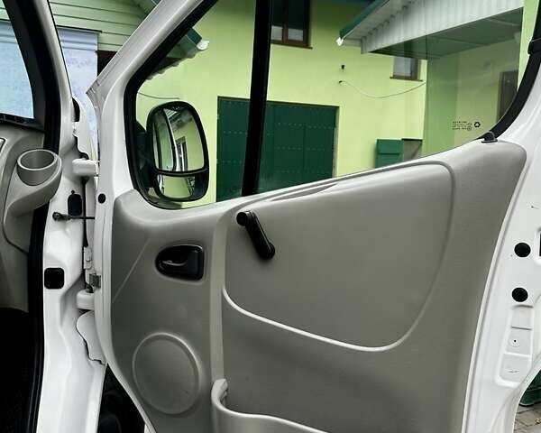 Белый Рено Трафик, объемом двигателя 2 л и пробегом 342 тыс. км за 9800 $, фото 27 на Automoto.ua