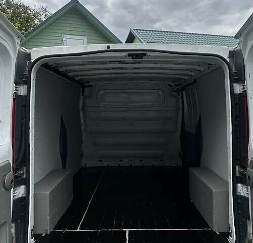 Белый Рено Трафик, объемом двигателя 2 л и пробегом 342 тыс. км за 9800 $, фото 25 на Automoto.ua