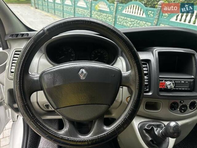 Белый Рено Трафик, объемом двигателя 2 л и пробегом 342 тыс. км за 9800 $, фото 34 на Automoto.ua