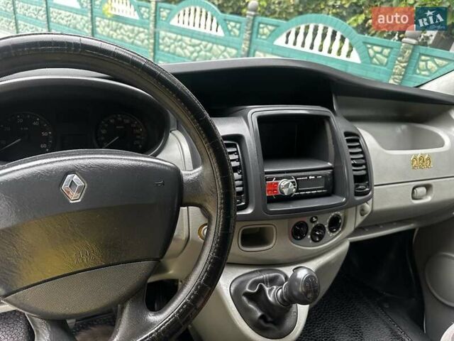 Белый Рено Трафик, объемом двигателя 2 л и пробегом 342 тыс. км за 9800 $, фото 40 на Automoto.ua
