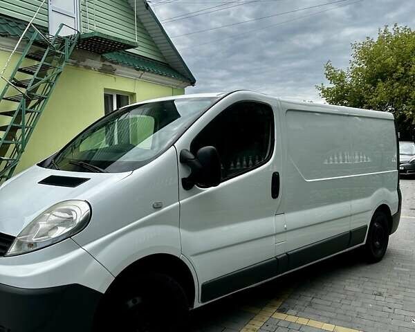 Белый Рено Трафик, объемом двигателя 2 л и пробегом 342 тыс. км за 9800 $, фото 9 на Automoto.ua