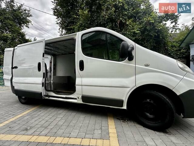 Белый Рено Трафик, объемом двигателя 2 л и пробегом 342 тыс. км за 9800 $, фото 17 на Automoto.ua
