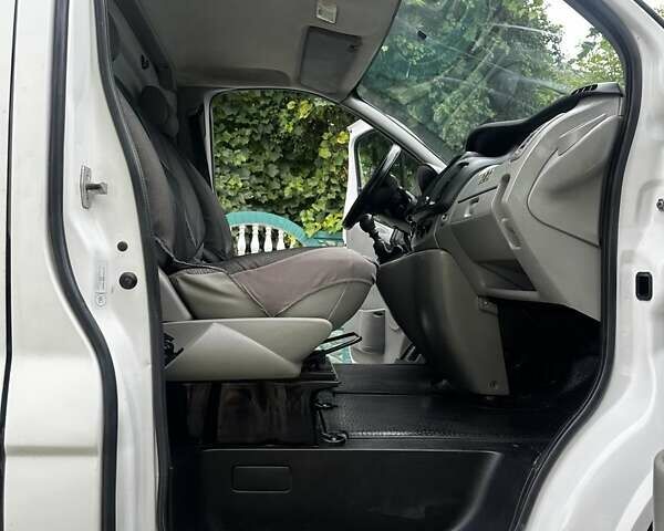 Белый Рено Трафик, объемом двигателя 2 л и пробегом 342 тыс. км за 9800 $, фото 30 на Automoto.ua