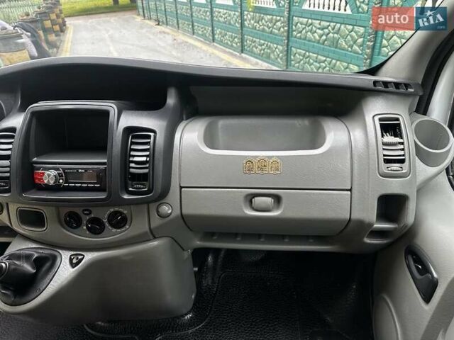 Белый Рено Трафик, объемом двигателя 2 л и пробегом 342 тыс. км за 9800 $, фото 36 на Automoto.ua