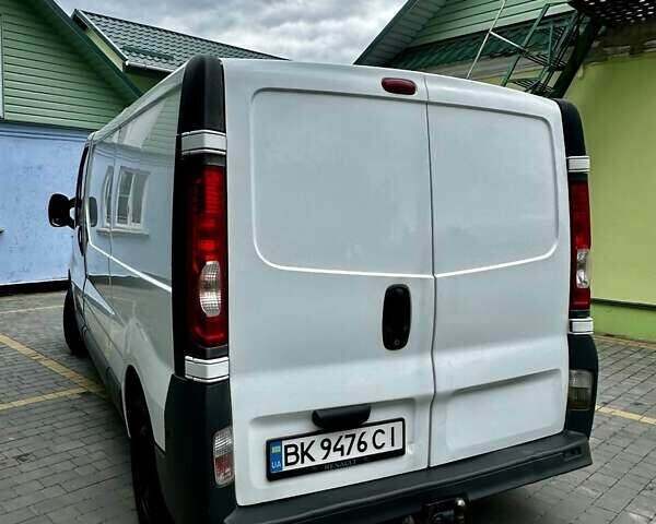 Белый Рено Трафик, объемом двигателя 2 л и пробегом 342 тыс. км за 9800 $, фото 14 на Automoto.ua
