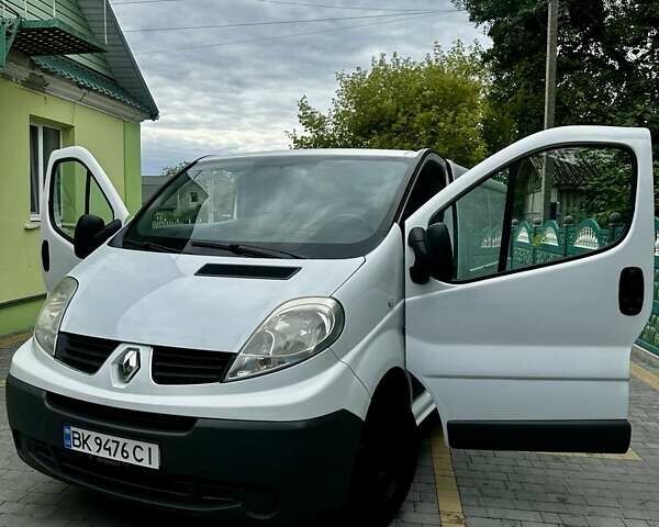 Белый Рено Трафик, объемом двигателя 2 л и пробегом 342 тыс. км за 9800 $, фото 8 на Automoto.ua