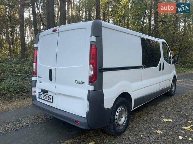 Белый Рено Трафик, объемом двигателя 0 л и пробегом 220 тыс. км за 11500 $, фото 3 на Automoto.ua