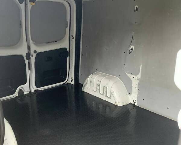 Білий Рено Трафік, об'ємом двигуна 1.6 л та пробігом 207 тис. км за 15500 $, фото 4 на Automoto.ua