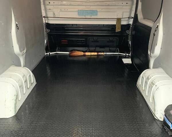 Білий Рено Трафік, об'ємом двигуна 1.6 л та пробігом 207 тис. км за 15500 $, фото 11 на Automoto.ua