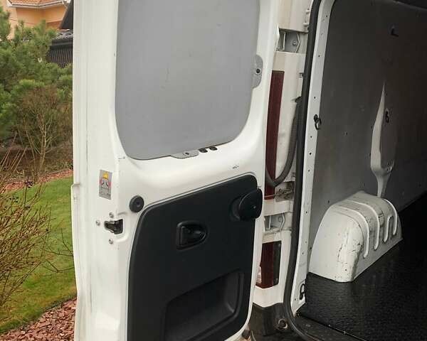 Білий Рено Трафік, об'ємом двигуна 1.6 л та пробігом 207 тис. км за 15500 $, фото 12 на Automoto.ua