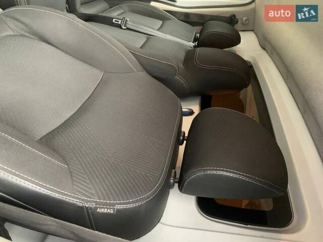 Білий Рено Трафік, об'ємом двигуна 1.6 л та пробігом 207 тис. км за 15500 $, фото 6 на Automoto.ua