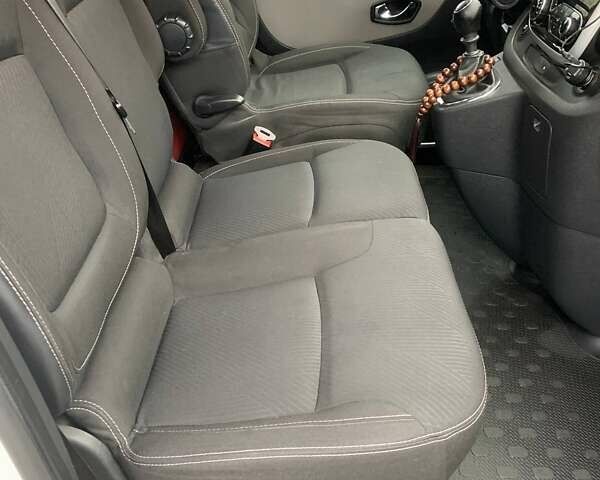 Білий Рено Трафік, об'ємом двигуна 1.6 л та пробігом 207 тис. км за 15500 $, фото 7 на Automoto.ua