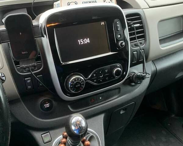 Білий Рено Трафік, об'ємом двигуна 1.6 л та пробігом 207 тис. км за 15500 $, фото 20 на Automoto.ua