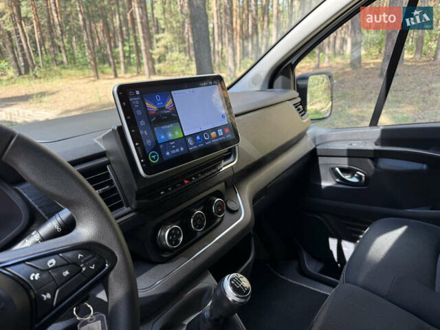 Білий Рено Трафік, об'ємом двигуна 2 л та пробігом 88 тис. км за 25800 $, фото 35 на Automoto.ua