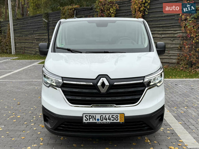 Білий Рено Трафік, об'ємом двигуна 2 л та пробігом 30 тис. км за 26800 $, фото 3 на Automoto.ua