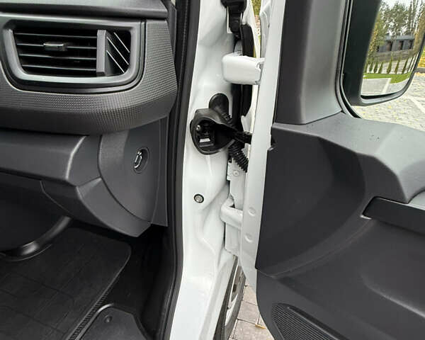 Білий Рено Трафік, об'ємом двигуна 2 л та пробігом 30 тис. км за 26800 $, фото 47 на Automoto.ua