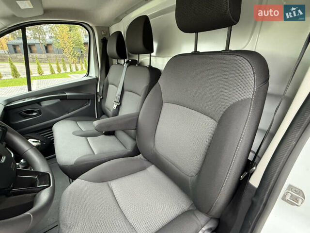 Білий Рено Трафік, об'ємом двигуна 2 л та пробігом 30 тис. км за 26800 $, фото 44 на Automoto.ua