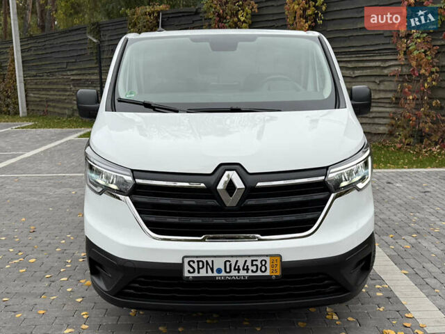 Білий Рено Трафік, об'ємом двигуна 2 л та пробігом 30 тис. км за 26800 $, фото 18 на Automoto.ua